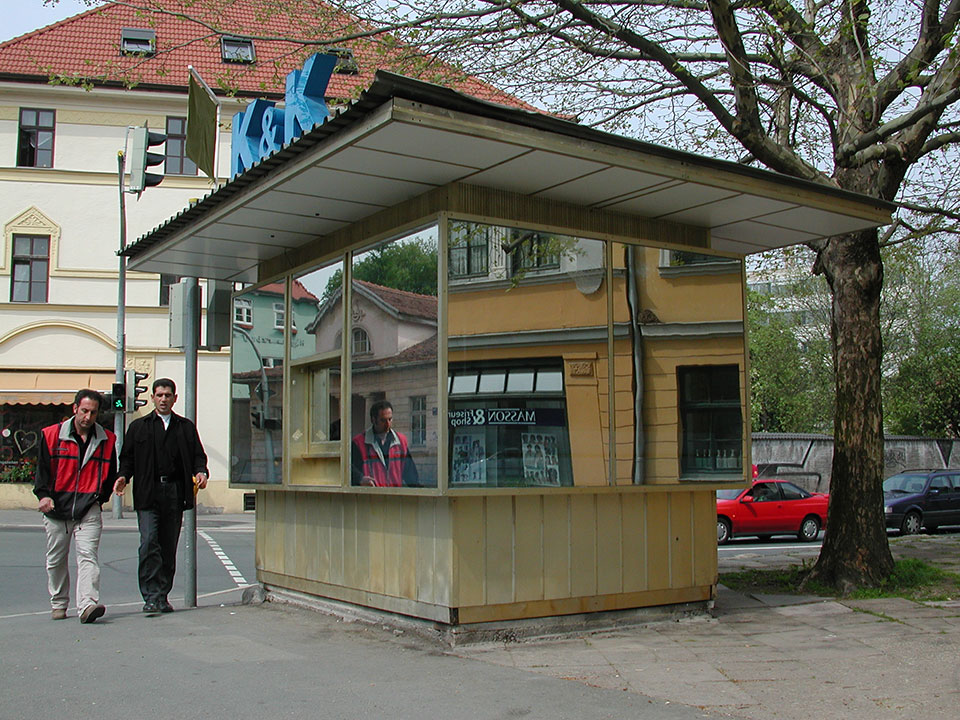 K & K Kiosk at a crossroads in Weimar